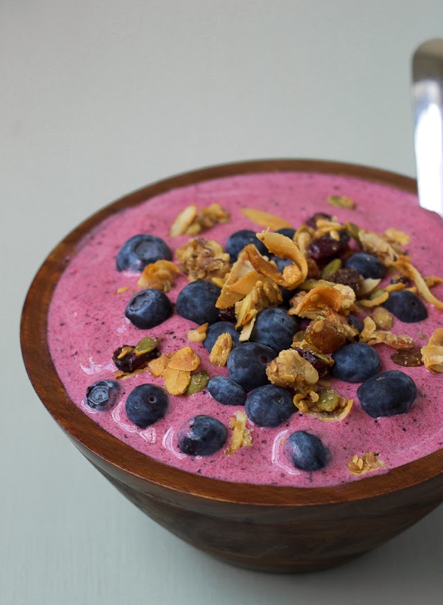 Blueberry Smoothie Bowl love & zest