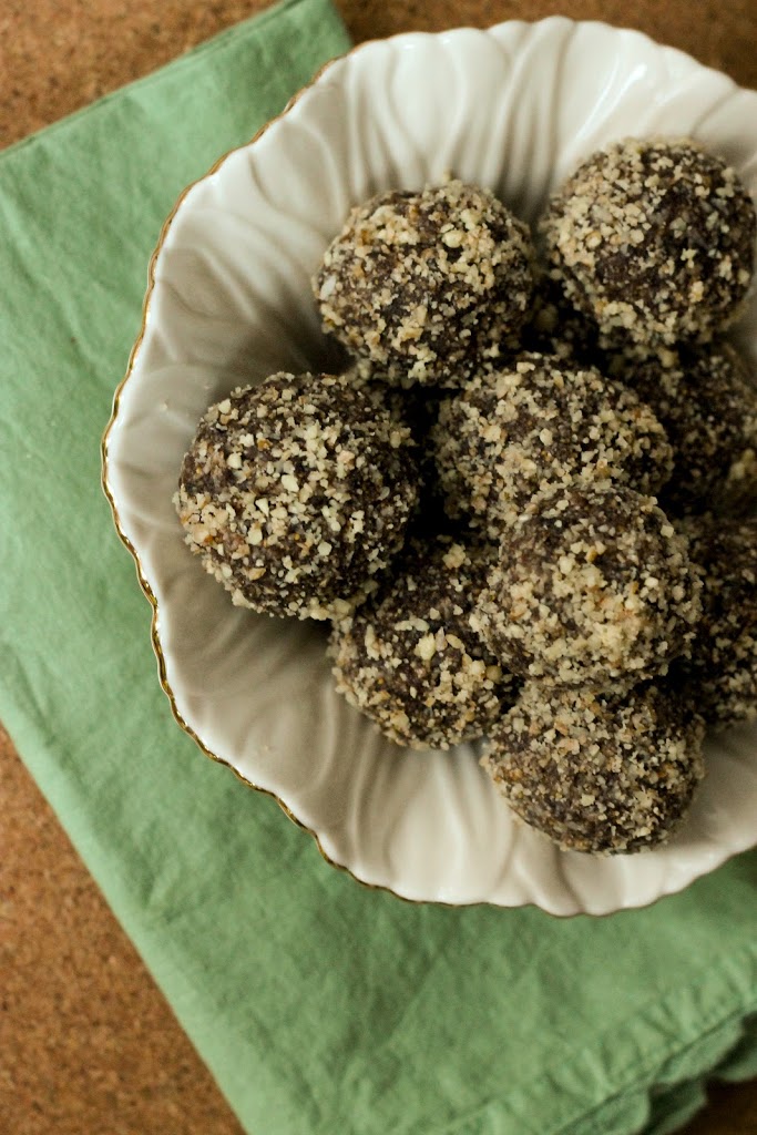 Fig balls or bars. Easy vegan dried fig recipe great for pre or post workout!