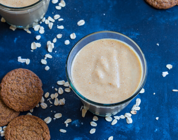 You've gotta taste this Pumpkin Pie Smoothie made with frozen bananas, rolled oats, canned pumpkin, almond milk and pumpkin pie spice will get your taste buds jazzed for fall!