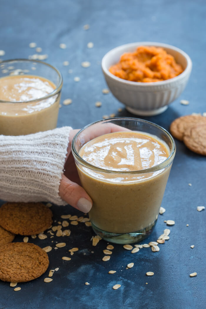 You've gotta taste this Pumpkin Pie Smoothie made with frozen bananas, rolled oats, canned pumpkin, almond milk and pumpkin pie spice will get your taste buds jazzed for fall!