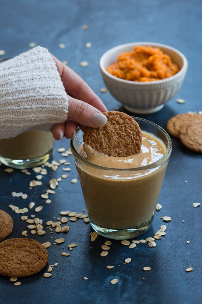 You've gotta taste this Pumpkin Pie Smoothie made with frozen bananas, rolled oats, canned pumpkin, almond milk and pumpkin pie spice will get your taste buds jazzed for fall!