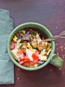 Yummy breakfast bowl packed with roasted veggies makes for an easy weekday morning! Healthy and veggie-filled breakfast ready in less than 5 minutes!