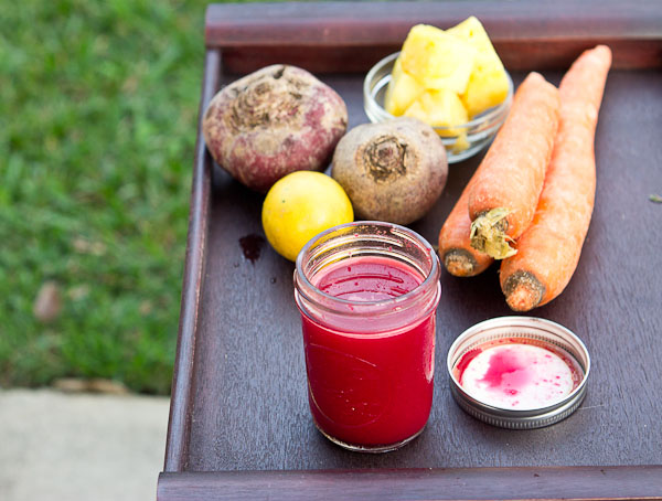 beet juice recipe with beets, carrots, pineapple and lemons 