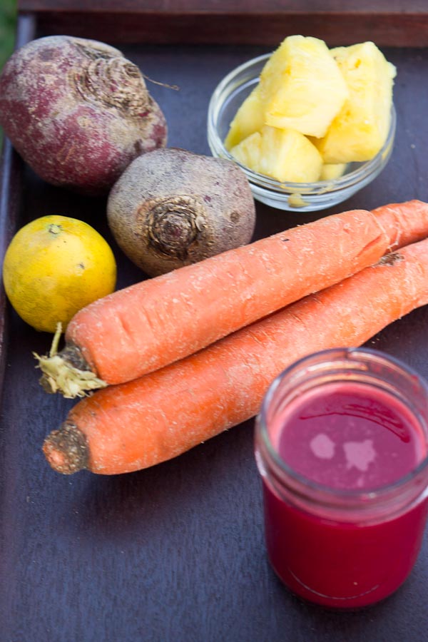 beet juice recipe with beets, carrots, pineapple and lemon 