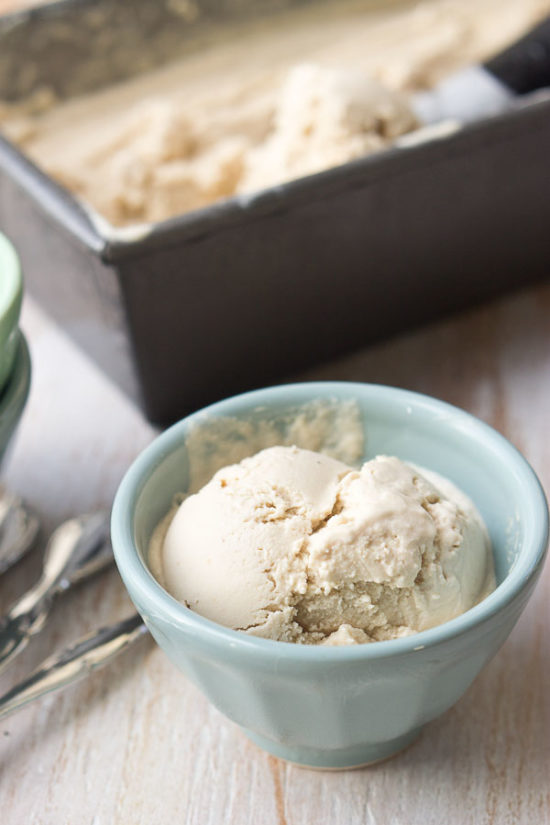 vegan ice cream with cashews almond milk and maple syrup