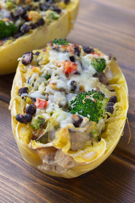 Vegetarian Spaghetti Squash Boats | a low carb and gluten free dinner