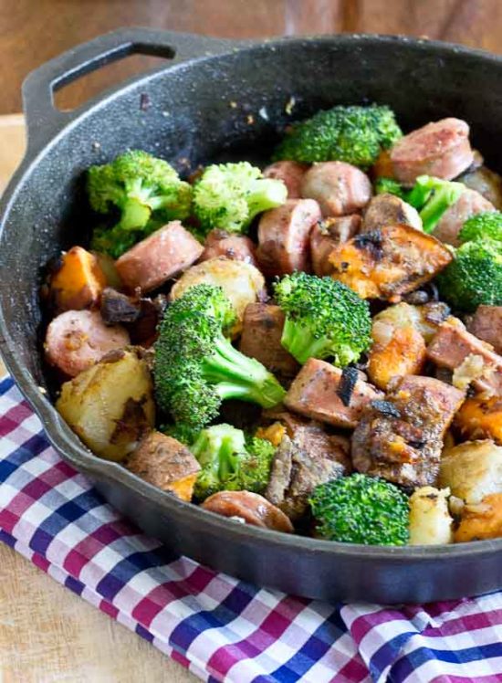 Start your day off with a hearty breakfast and enjoy this Chicken & Veggie Breakfast Skillet made with mushrooms, onions, broccoli, potatoes, and chicken sausage. Veggie packed and husband approved. 