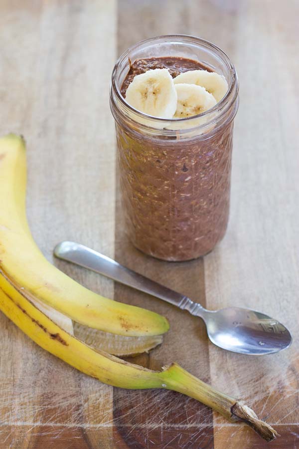 Rise and shine, it's breakfast time! Jumpstart your day with this high protein Chocolate Banana Overnight Oats recipe... all dessert-y and no cooking required. Grab and go convenience. Gluten-free. Great source of protein and fiber.