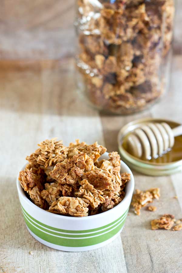 Granola lovers get ready, this classic cereal combo has been taken up a notch with peanut butter! This PB Oats & Honey Granola features honey toasted oats, crunchy almonds and flax, and that yummy peanut butter flavor.