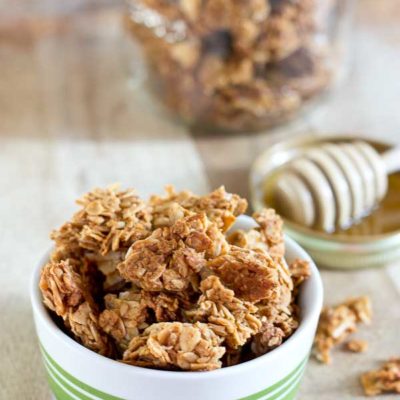 Granola lovers get ready, this classic cereal combo has been taken up a notch with peanut butter! This PB Oats & Honey Granola features honey toasted oats, crunchy almonds and flax, and that yummy peanut butter flavor.