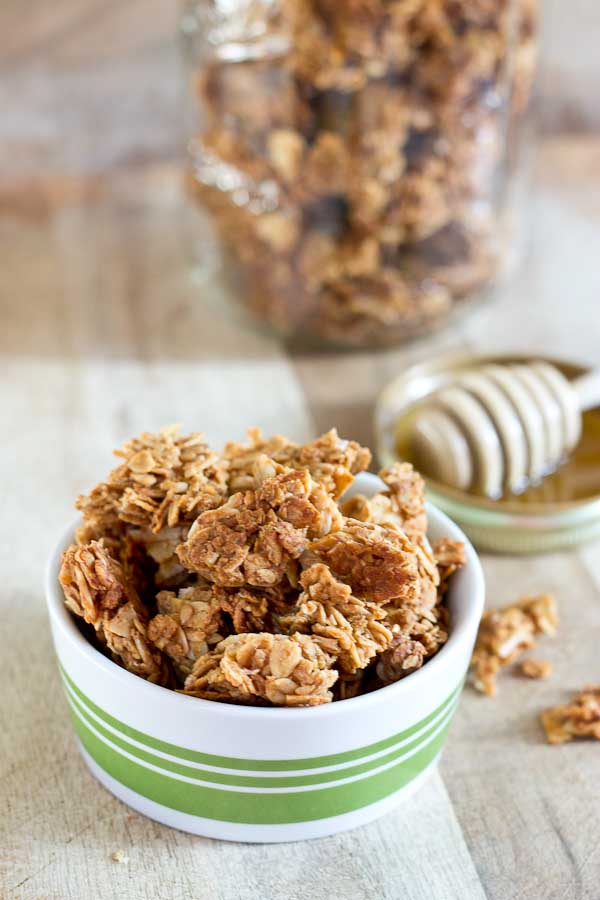 Granola lovers get ready, this classic cereal combo has been taken up a notch with peanut butter! This PB Oats & Honey Granola features honey toasted oats, crunchy almonds and flax, and that yummy peanut butter flavor.