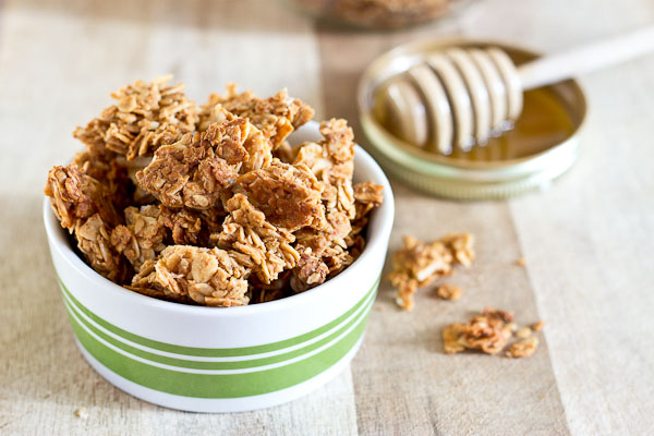 Granola lovers get ready, this classic cereal combo has been taken up a notch with peanut butter! This PB Oats & Honey Granola features honey toasted oats, crunchy almonds and flax, and that yummy peanut butter flavor.