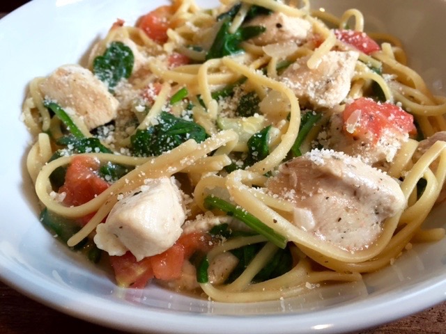This One Pot Chicken Florentine Pasta is made with the new mom in mind! A comforting bowl of chicken, linguine, and veggies that can easily be heated! Bonus: one pot cleanup = sanity.