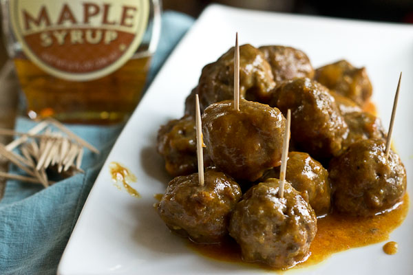 Slow Cooker BBQ Meatballs tho. Love that sweet maple flavor! Learn how to make bbq meatballs recipe in the crockpot for a crowd at your next party or meal prep them to eat throughout the week! The crock pot does all the work.
