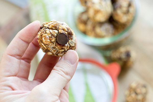 Almond Butter Energy Bites... made with wholesome ingredients like almond butter, dates, dark chocolate and oats. Perfect for snack time or a super quick breakfast!