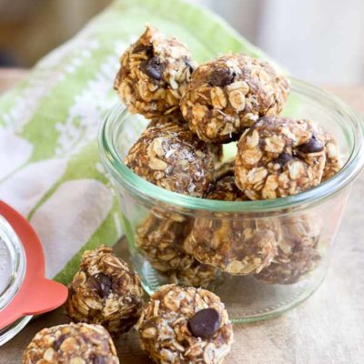 Almond Butter Energy Bites... made with wholesome ingredients like almond butter, dates, dark chocolate and oats. Perfect for snack time or a super quick breakfast!