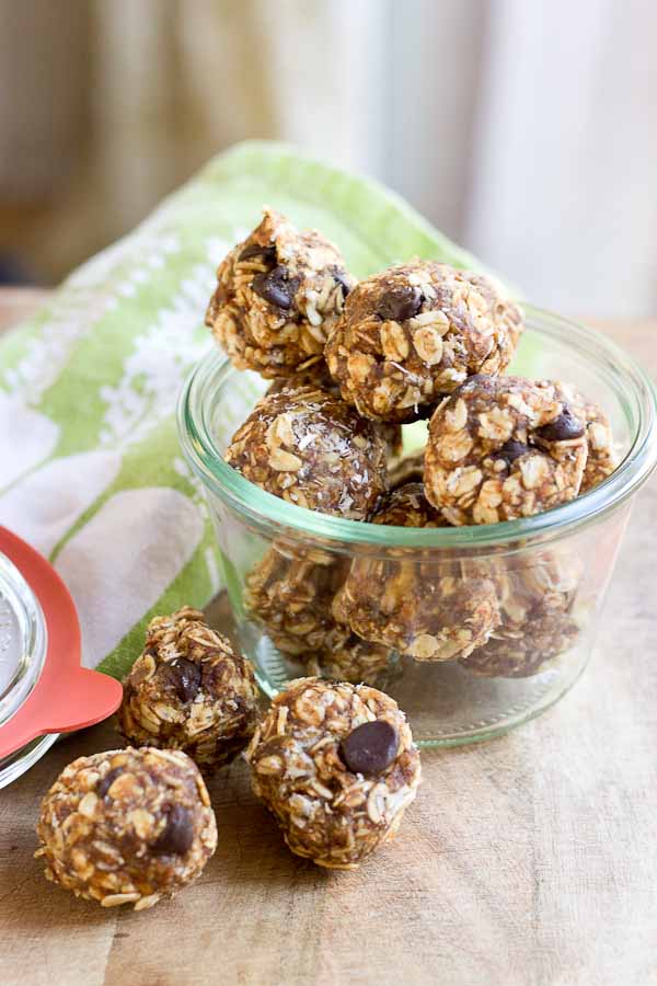 Almond Butter Energy Bites... made with wholesome ingredients like almond butter, dates, dark chocolate and oats. Perfect for snack time or a super quick breakfast!