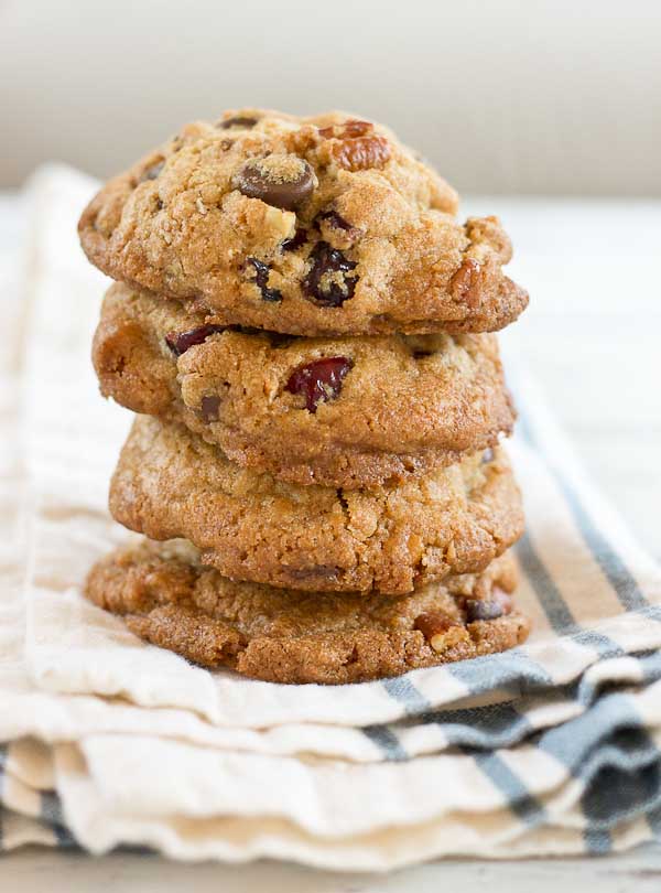 Coconut Oil Chocolate Chip & Cranberry Cookies...have you tried coconut oil in cookies yet? Coconut oil is yummy yum yum in sweet foods. And I LOVE what it does to cookies-- crispy on the edges and soft in the middle kinda of cookies, with a hint of coconut flavor.