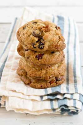 Coconut Oil Chocolate Chip & Cranberry Cookies...have you tried coconut oil in cookies yet? Coconut oil is yummy yum yum in sweet foods. And I LOVE what it does to cookies-- crispy on the edges and soft in the middle kinda of cookies, with a hint of coconut flavor.