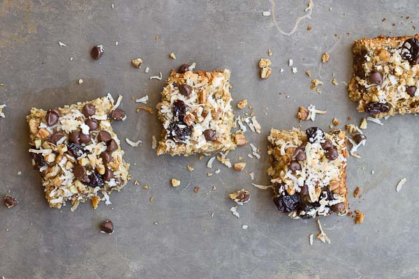 These Soft Baked Oatmeal Chocolate Chip Bars are soooooft and oooh so gooooewy. Healthy enough for a breakfast bar or enjoy as snack or dessert any time of day. Love the chocolate chunks in every bite!