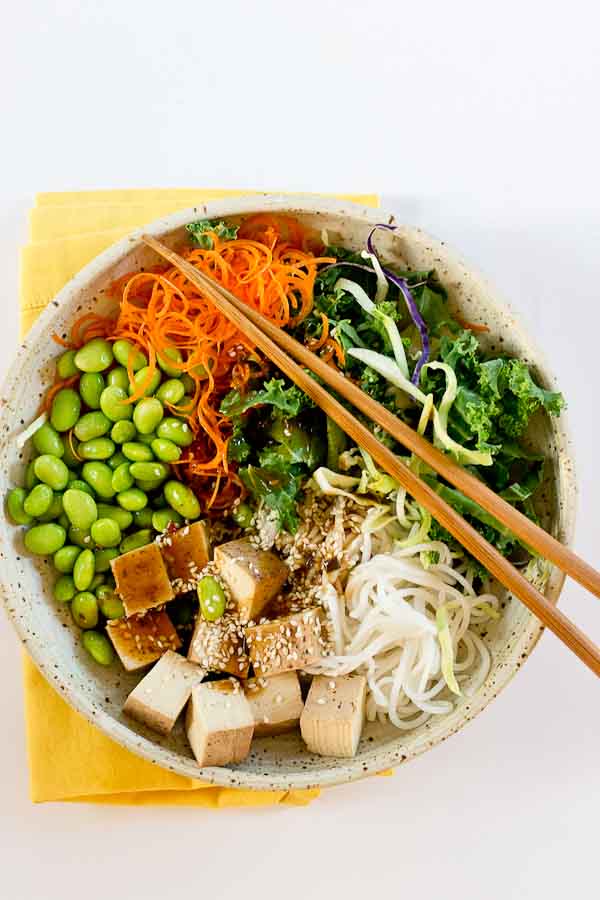 I'm all about this Asian Rice Noodle Bowl. 1. because the favor is da bomb dot com and totally unique for us and 2. it's ready in like 5 minutes flat thanks to some great Trader Joe's finds.