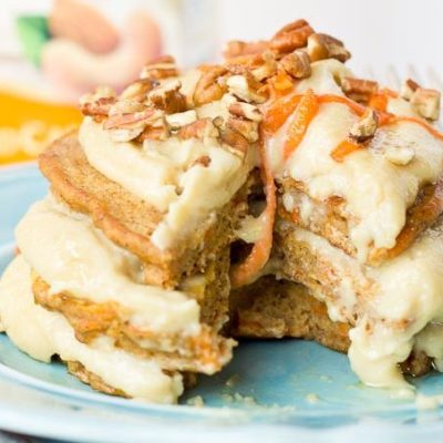 These Carrot Cake Pancakes with Cashew Cream Frosting are ahhhmazing. They are soft and nutty and the cashew cream frosting is so so creamy! Who doesn’t love dessert for breakfast??