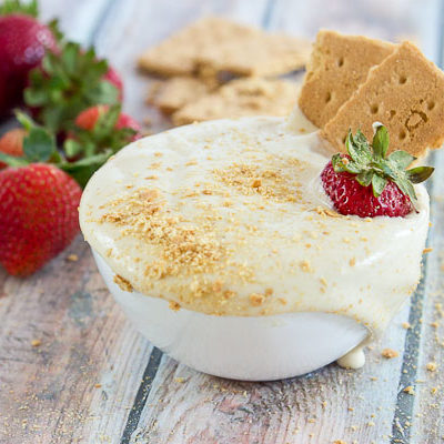 Calling all Strawberry Cheesecake lovers in the house... this recipe is for you. This Strawberry Cheesecake Dip is vegan and gluten free and made with only 5 ingredients-- cashews, cashew milk, maple syrup, vanilla extract and strawberries for dipping!