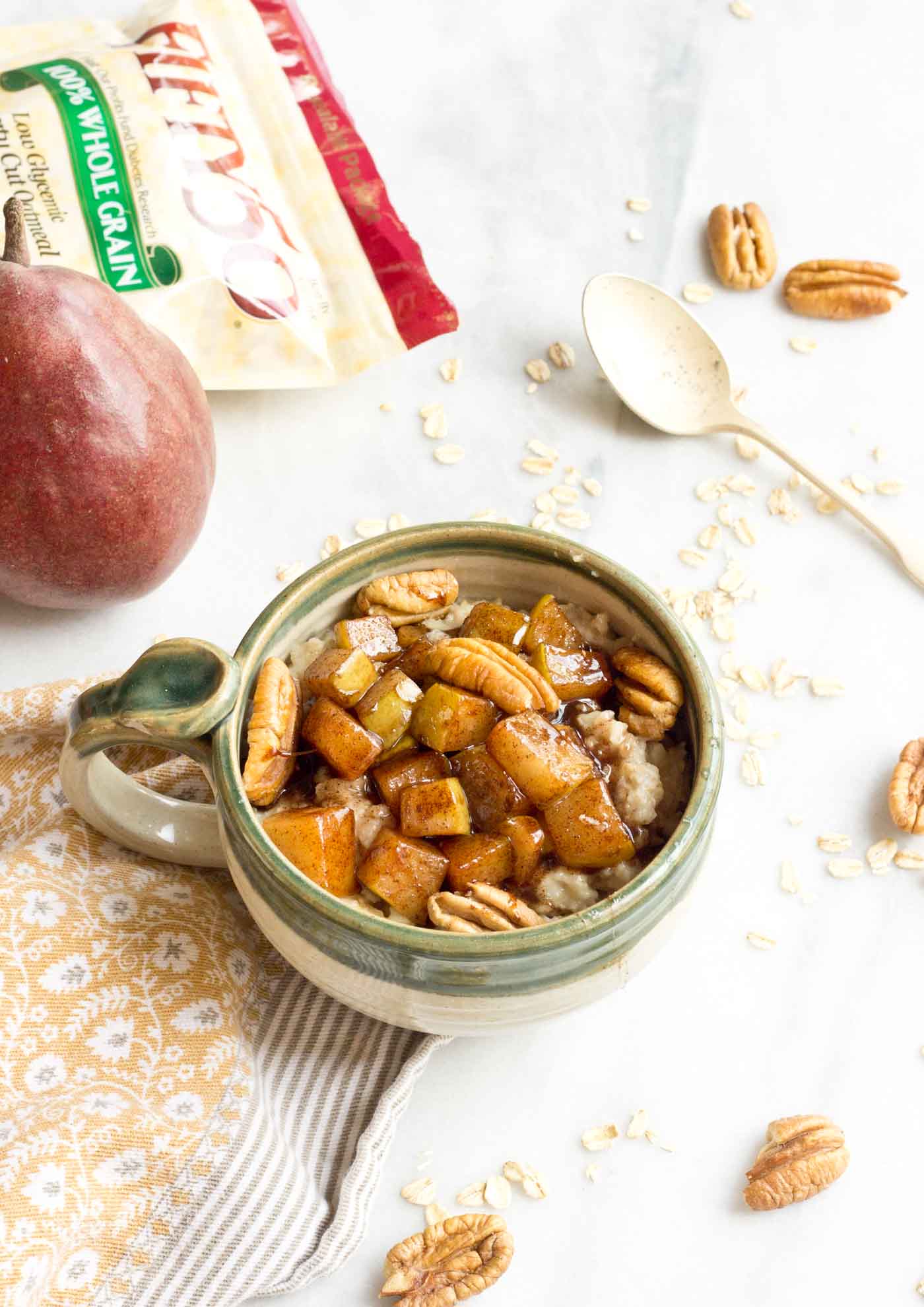 I can't get enough of this Caramelized Pear Oatmeal. It's all cinnamon-y and warm and comforting, especially on a chilly fall morning! YAY!!
