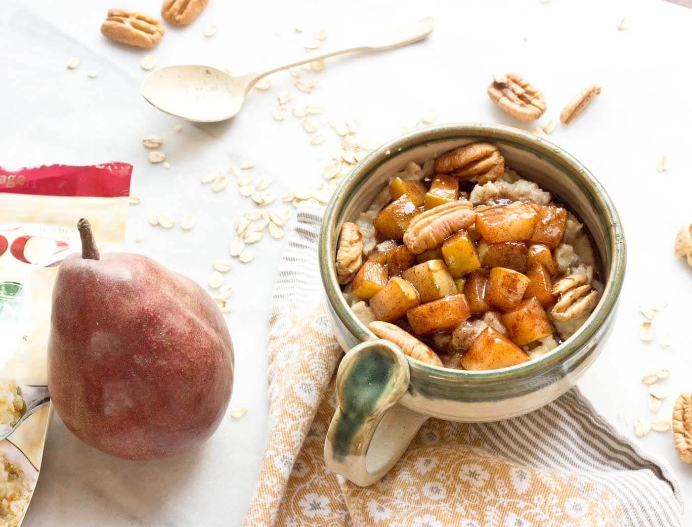 I can't get enough of this Caramelized Pear Oatmeal. It's all cinnamon-y and warm and comforting, especially on a chilly fall morning! YAY!!