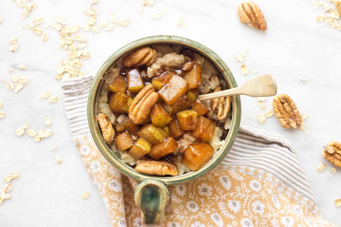 I can't get enough of this Caramelized Pear Oatmeal. It's all cinnamon-y and warm and comforting, especially on a chilly fall morning! YAY!!