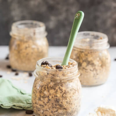 Do you need a little pick me up in the AM? Try this Cold Brew Coffee Overnight Protein Oatmeal. This overnight oatmeal is protein packed and laced with coffee! Oh happy day!