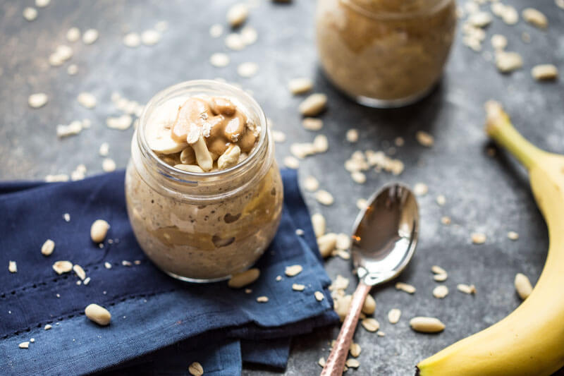 Peanut Butter Banana Overnight Oats.... this no sugar added and dairy free meal prep makes a tasty and satisfying and peanut buttery breakfast!!