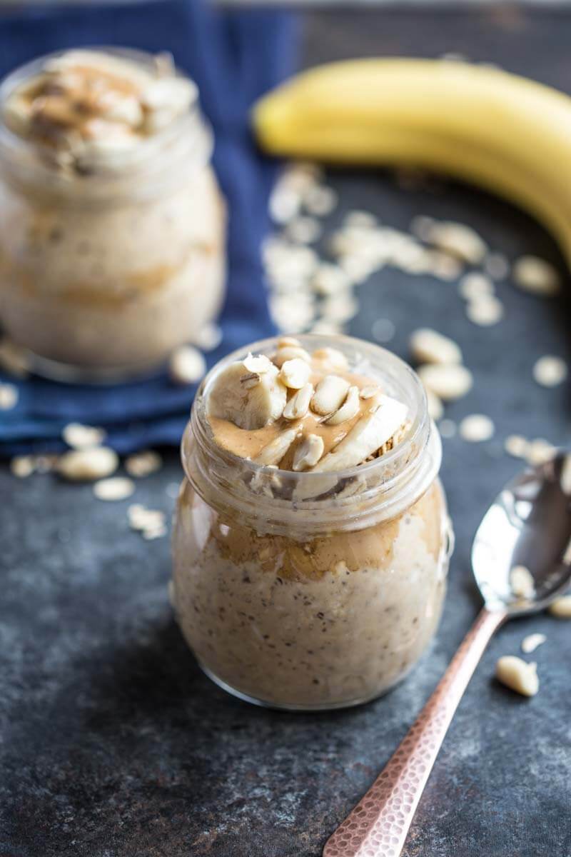 Peanut Butter Banana Overnight Oats.... this no sugar added and dairy free meal prep makes a tasty and satisfying and peanut buttery breakfast!!