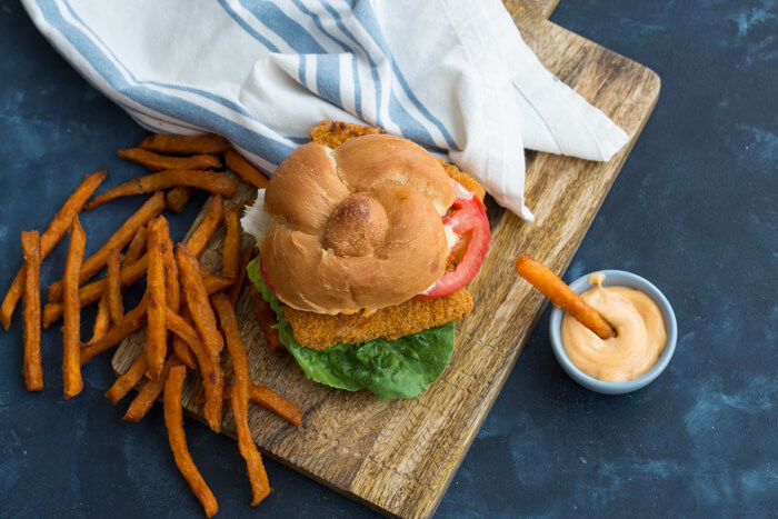 Want to bring home restaurant style flavor and have it on the table in less than 25 minutes? Get this Crispy Fish Sandwich with Sriracha Mayo Dressing on the menu!