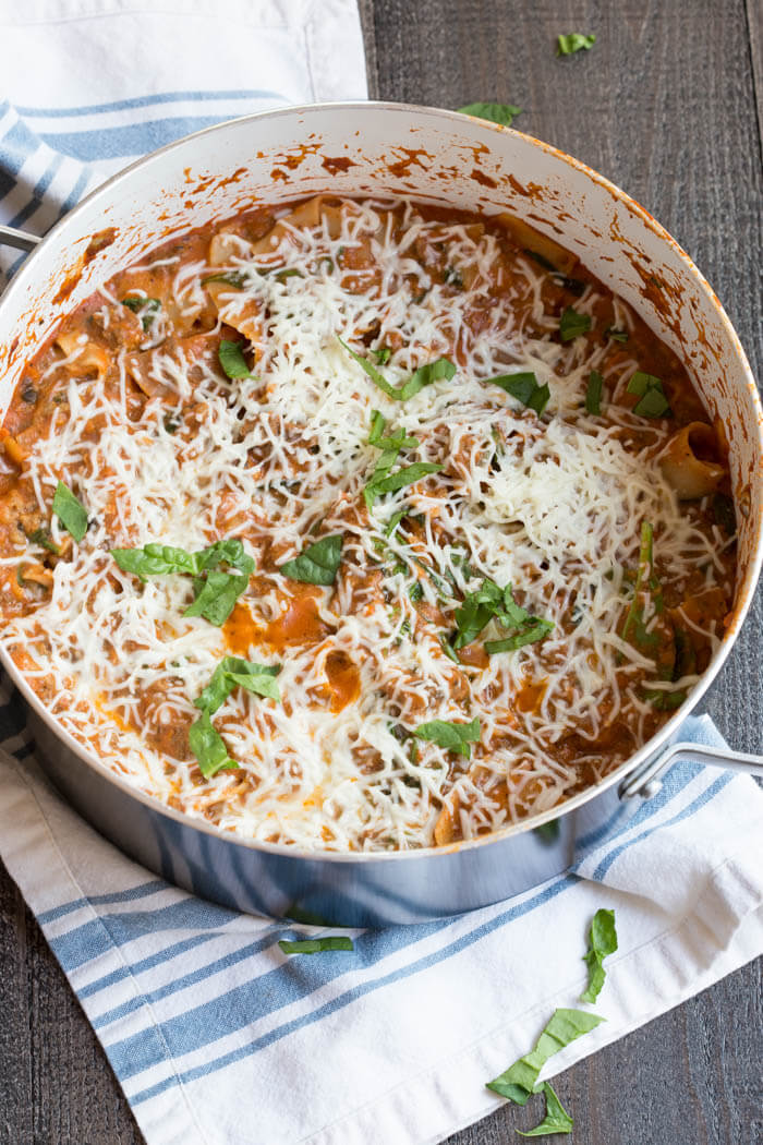 Healthy Hamburger Helper Lasagna Skillet, OMG! This dinner is genius: one pot on the stove top with minimal effort for the tastiest homemade lasagna with lots of hidden veggies.