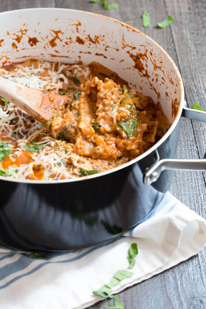 Healthy Hamburger Helper Lasagna Skillet, OMG! This dinner is genius: one pot on the stove top with minimal effort for the tastiest homemade lasagna with lots of hidden veggies.