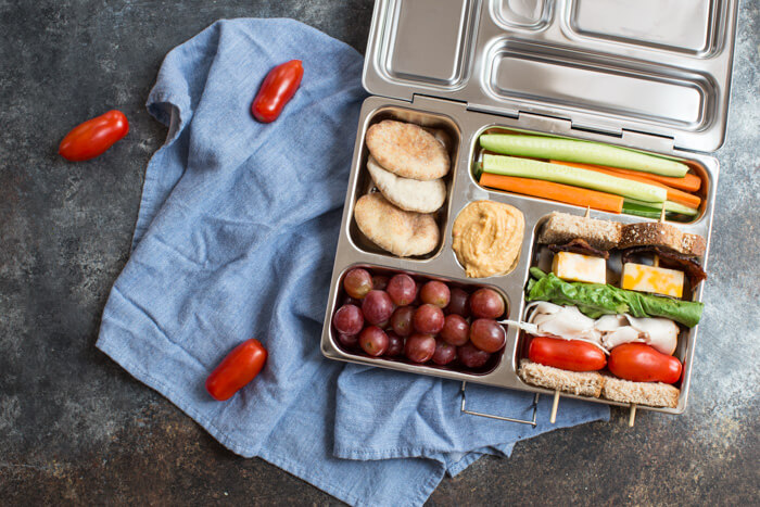 Sandwich free kid friendly lunch box ideas the whole family will love. These tasty bento style lunch boxes are balanced for nutrition, color, and variety the kids will love them. 