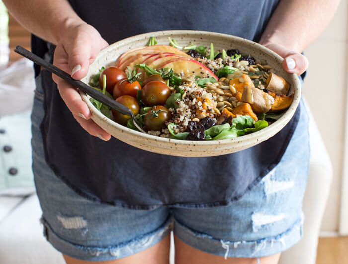 I’m loving all the fall flavors in these Vegetarian Harvest Grain Bowls. Quinoa, arugula, tomatoes, apples, roasted sweet potatoes, dried tart cherries and pumpkin seeds tossed together with an apple cider vinaigrette.