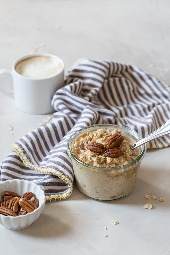 These Maple Pecan Latte Overnight Oats are perfectly maple-y sweet, latte infused and have all the holiday vibes. I’m in L-O-V-E.