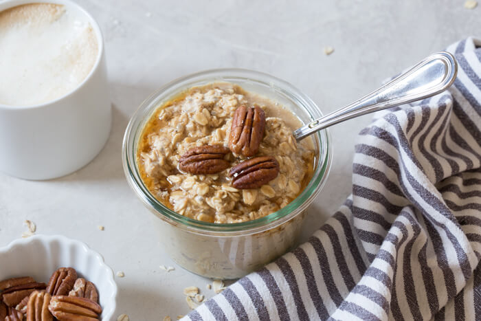 These Maple Pecan Latte Overnight Oats are perfectly maple-y sweet, latte infused and have all the holiday vibes. I’m in L-O-V-E.