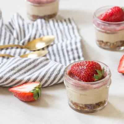 These Vegan Strawberry Cheesecake Minis are life right now. I love how simple ingredients can be made into a sweet treat in no time... right in the blender!