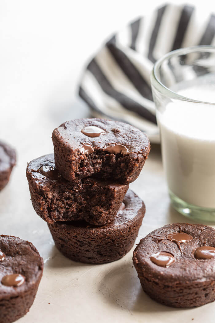 Fudgy Vegan Birthday Cake Brownies moist. chocolate. birthday cake. in brownie form with an extra chocolate fudge factor.