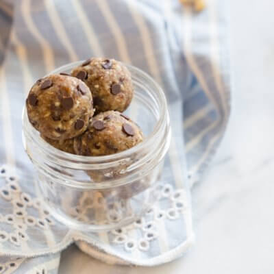 Irresistible Grain Free Chocolate Chip Cookie Dough Balls. These chocolate chip cookie dough balls are made with a few whole food ingredients-- cashews, dates, and flaxseed + chocolate, duh. Grain free, egg free, dairy free-- that's no butter ya'll.