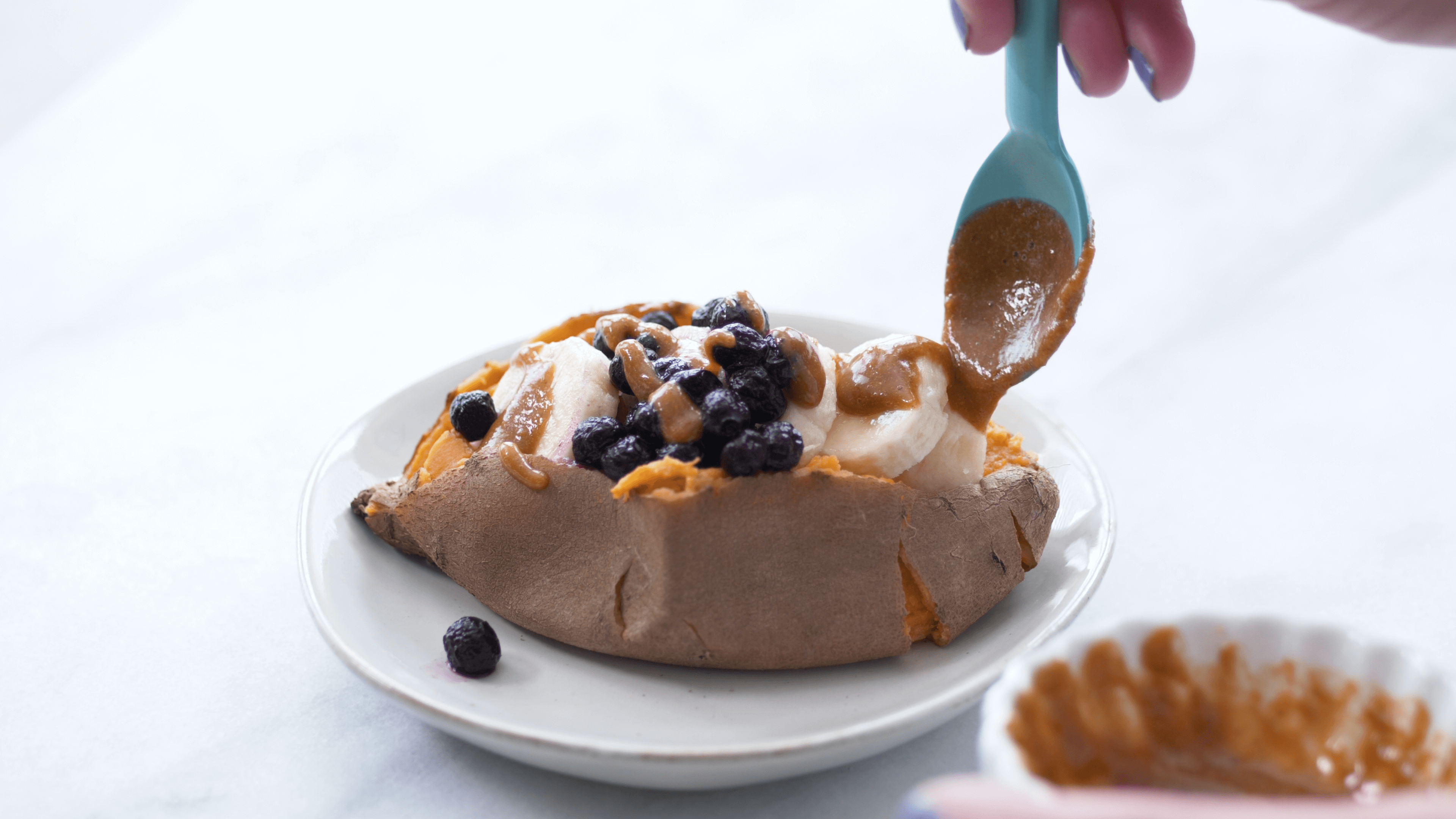 mix together 2 teaspoons of peanut butter with a 2 teaspoons of hot water and a teaspoon of maple syrup. Drizzle thinned peanut butter over sweet potato. With the latest research suggesting early peanut introduction, we've rounded up 8 ways on how to feed peanut butter to baby.
