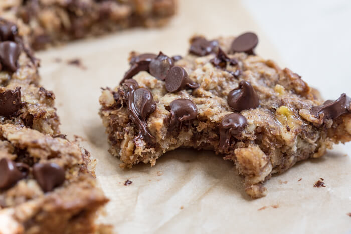 Soft Baked Almond Butter Banana Oat Bars, a whole food bar made in one bowl with simple ingredients. Soft baked and yummy for breakfast, snack or dessert. 