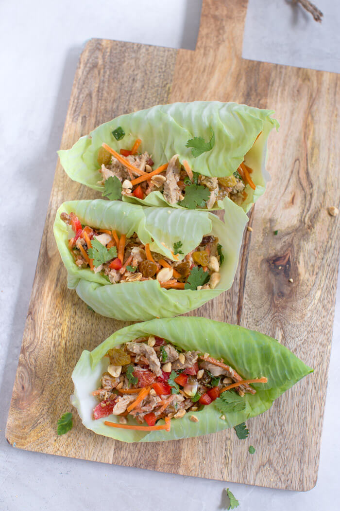 healthy lunch recipe with chicken, carrots, bell peppers, and peanuts 