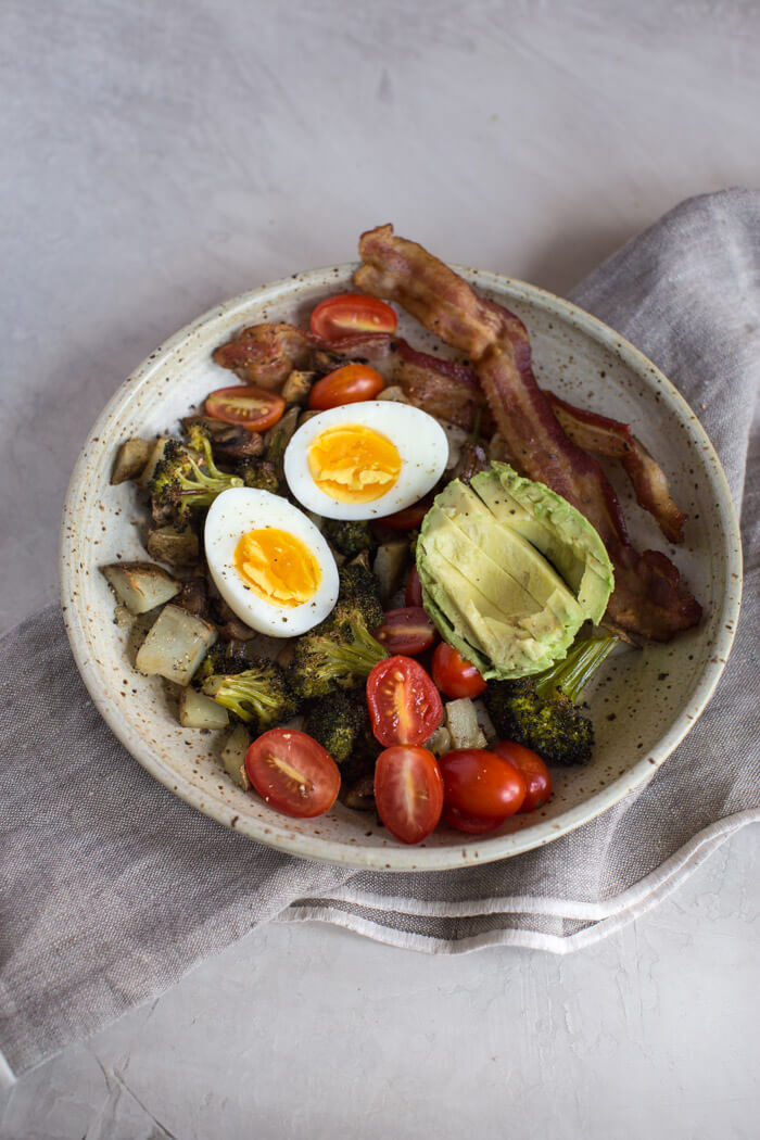 avocado breakfast bowl with eggs