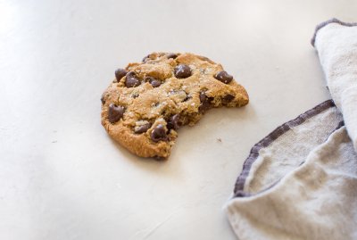 gluten free vegan almond flour chocolate chip cookies