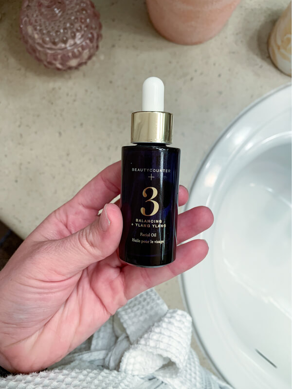 If you need a solid and easy nighttime skincare routine, check out some of my favorite natural skincare products and what order to use them in.