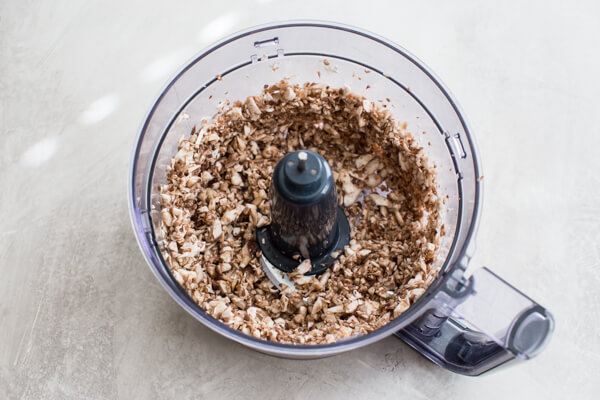 Mushroom Swiss Burger = the best gourmet burger recipe you’ve ever tasted. Complete with the best burger seasoning recipe and simple burger sauce for a juicy homemade mushroom beef burger! 